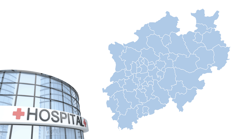 Bildmontage zeigt einen Krankenhauseingang sowie eine Landkarte mit den 53 Kreisen in NRW