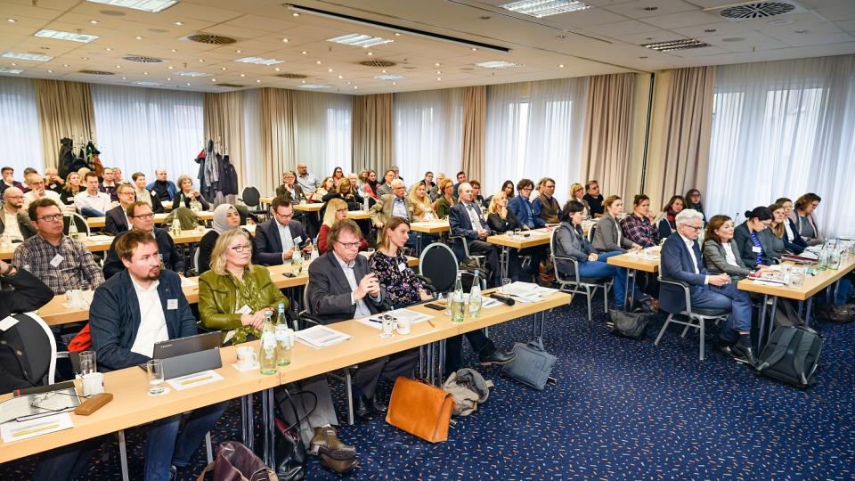 Foto: Die Abschlussveranstaltung in Bochum nutzten das NRW-Arbeitsministerium und die Regionaldirektion NRW auch zum Dank an die beteiligten Akteure und Akteurinnen für so viel „Engagement und Herzblut“.