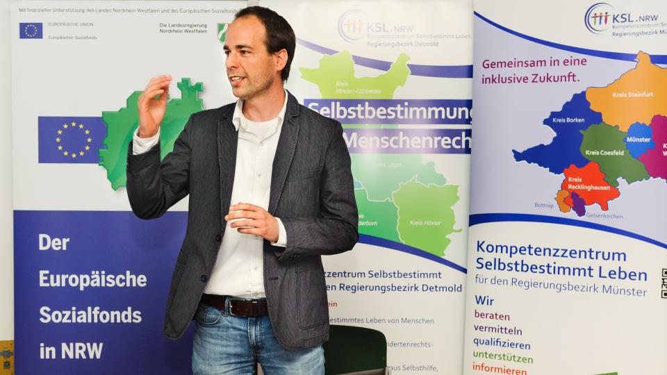 Foto: Marcus Windisch leitet die in Gelsenkirchen ansässige Koordinierungsstelle Kompetenzzentren Selbstbestimmt Leben