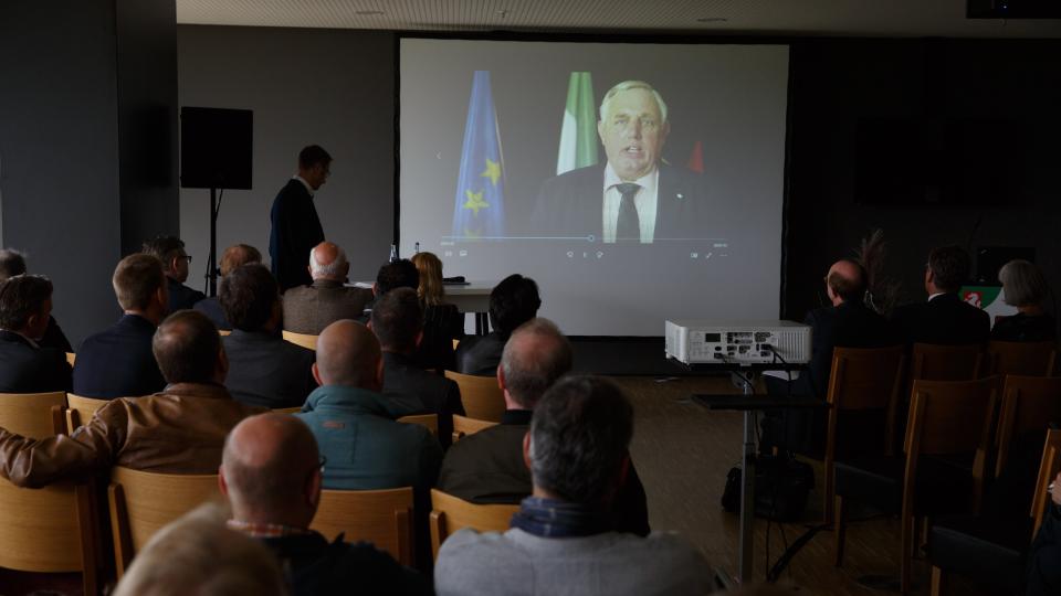 Foto: Videobotschaft von Arbeitsminister Laumann