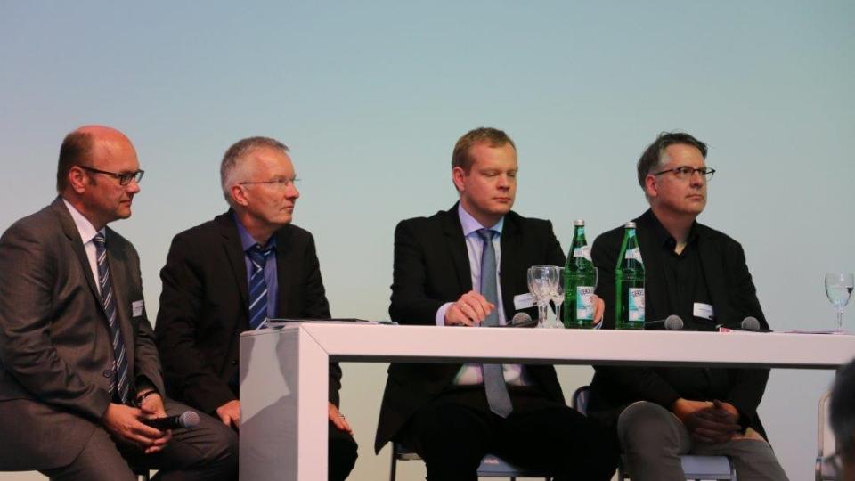 Markus Leßmann (MAGS NRW), Prof. Dr. Ralf Pieper (Bergische Universität Wuppertal), Johannes Pöttering (unternehmer nrw) und Achim Vanselow (DGB NRW)