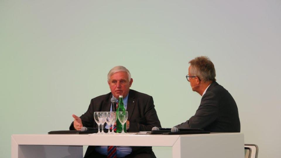 Arbeitsschutzminister Karl-Josef Laumann spricht zum Arbeitsschutz 4.0