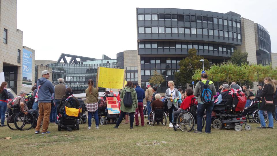 Foto: Protestmarsch zum BTHG-Entwurf in Köln